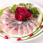 Trình bày món lẩu cá trắm